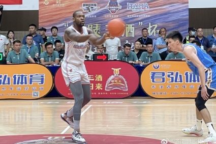 Shandong men’s basketball warm-up match defeated Beijing Shandong trial training foreign aid Fraser cut 19 points