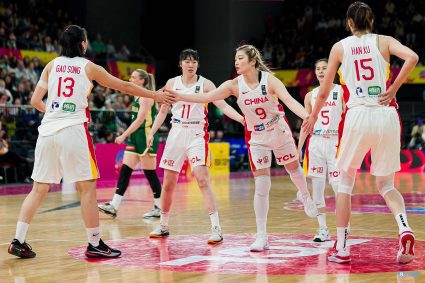 Urgent adjustment! China made 10 mistakes in the first half of women’s basketball, 6 steals from opponents & only 5 mistakes