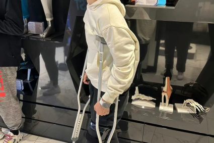 Get well soon! China women’s basketball captain Yang Liwei’s left collateral ligament is torn and the patella is also damaged