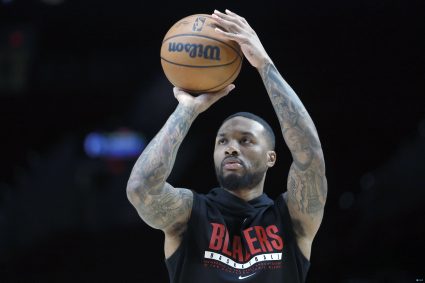 Pioneer reporter: the deal negotiations on Lillard may last for several weeks.