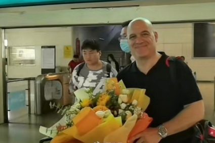 Xia Xiaosi: Spanish coach Bovia arrived in Jinan and officially joined the Shandong team coaching team