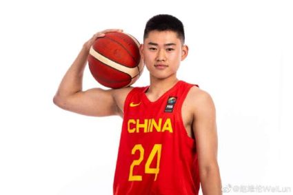 Zhao Weilun once practiced for water ball years. His physical condition is not outstanding, but he is definitely a diligent boy”