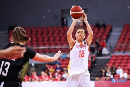 It feels just so-so, but I bought a lot of backboards! Gao Song scored 2 points in 5 shots and scored 9 rebounds and 2 assists