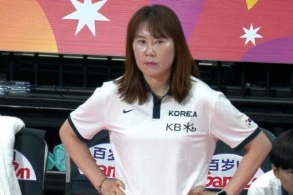 Han women’s basketball coach Zheng Xianmin won the championship in WCBA Shanxi women’s basketball as the first person in South Korea’s WNBA