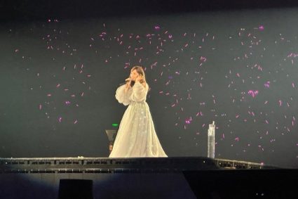 Gao Shiyan watched Liang Jingru concert: 2009-2023 love song Queen who has loved for 15 years