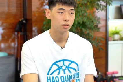 Cui Yongxi: Guo instructor & Qiao Shuai adjusted the range of ball holding in my palm, so the shooting was accurate.