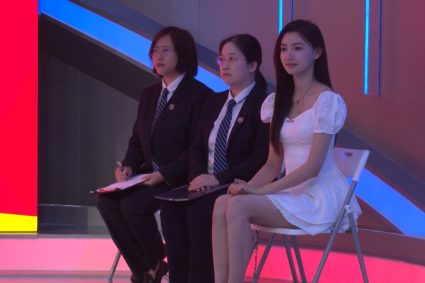 CBA draft lottery lottery ceremony beauty anchor Jin Jiayue live production lottery ball